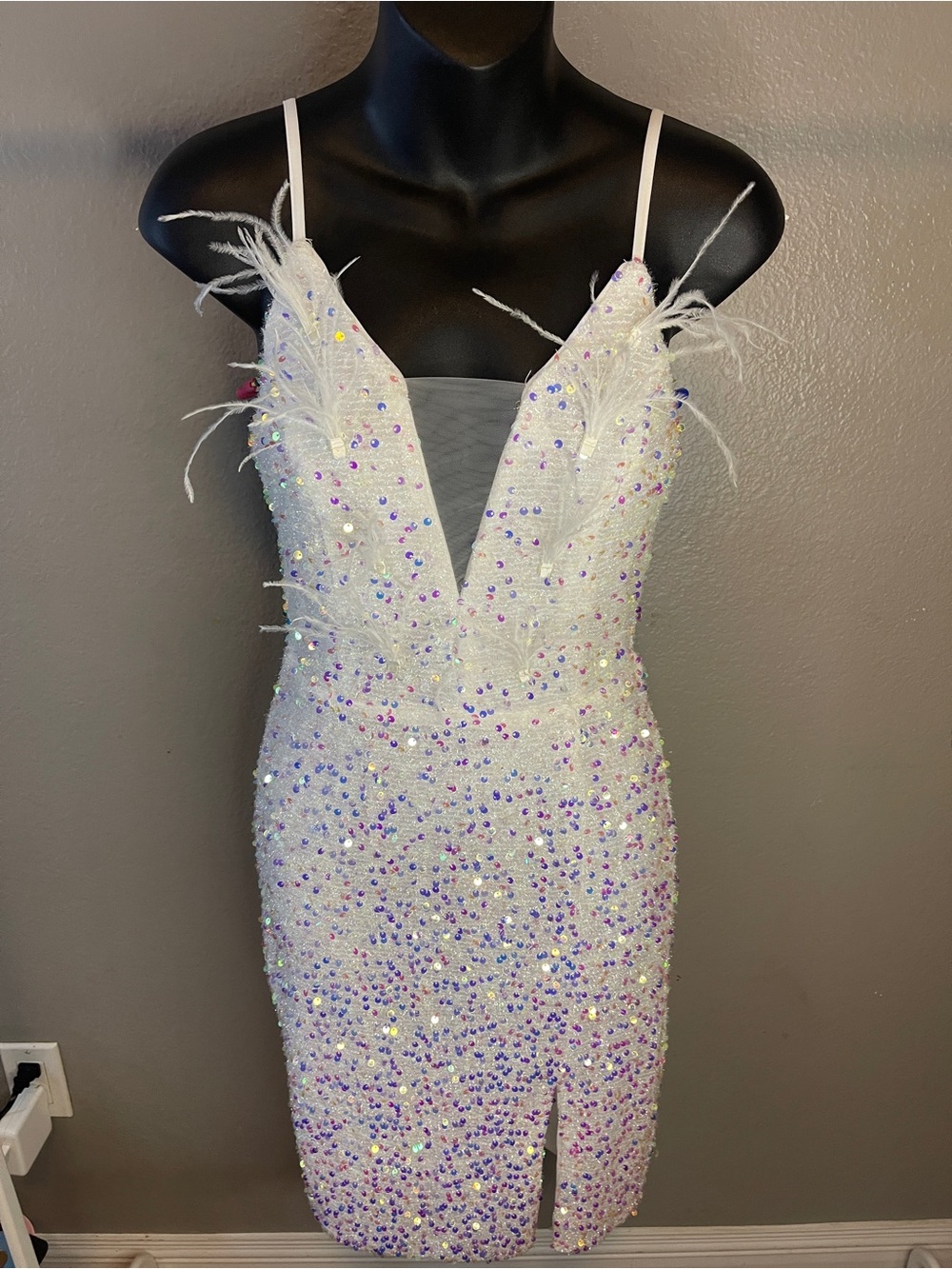 SHEIN White Sequin Feather Trim Plunge Bodycon Mini Dress